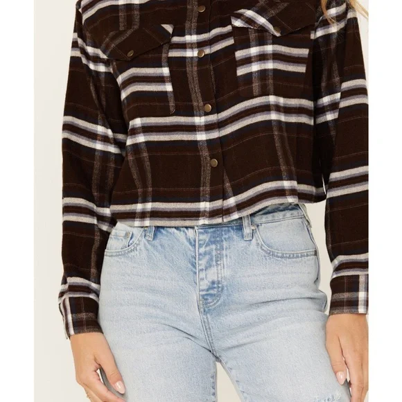 Cleo and wolf flannel - Picture 3 of 7